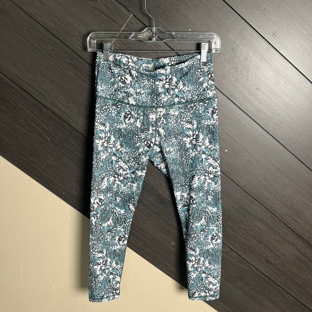 Gaiam Womens Cropped Yoga Leggings Small Floral Print High Rise Activewear